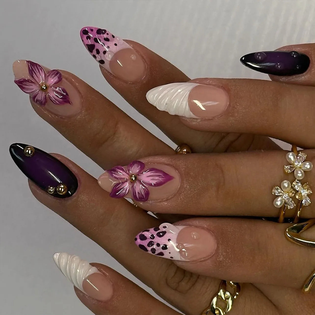 Luxury Floral Press On Nails featuring elegant floral designs and a resin gel finish for a polished look.